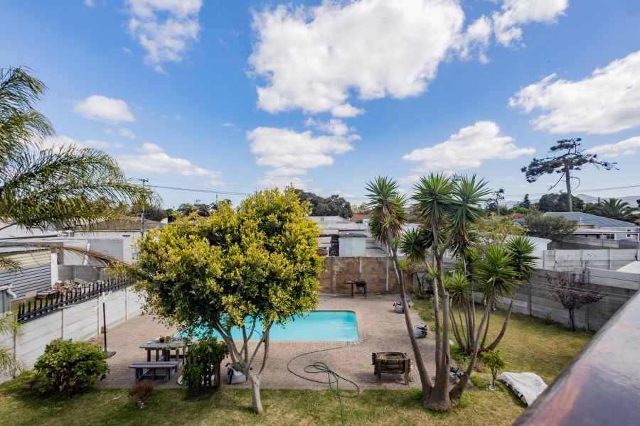 5 Bedroom Property for Sale in Ruyterwacht Western Cape